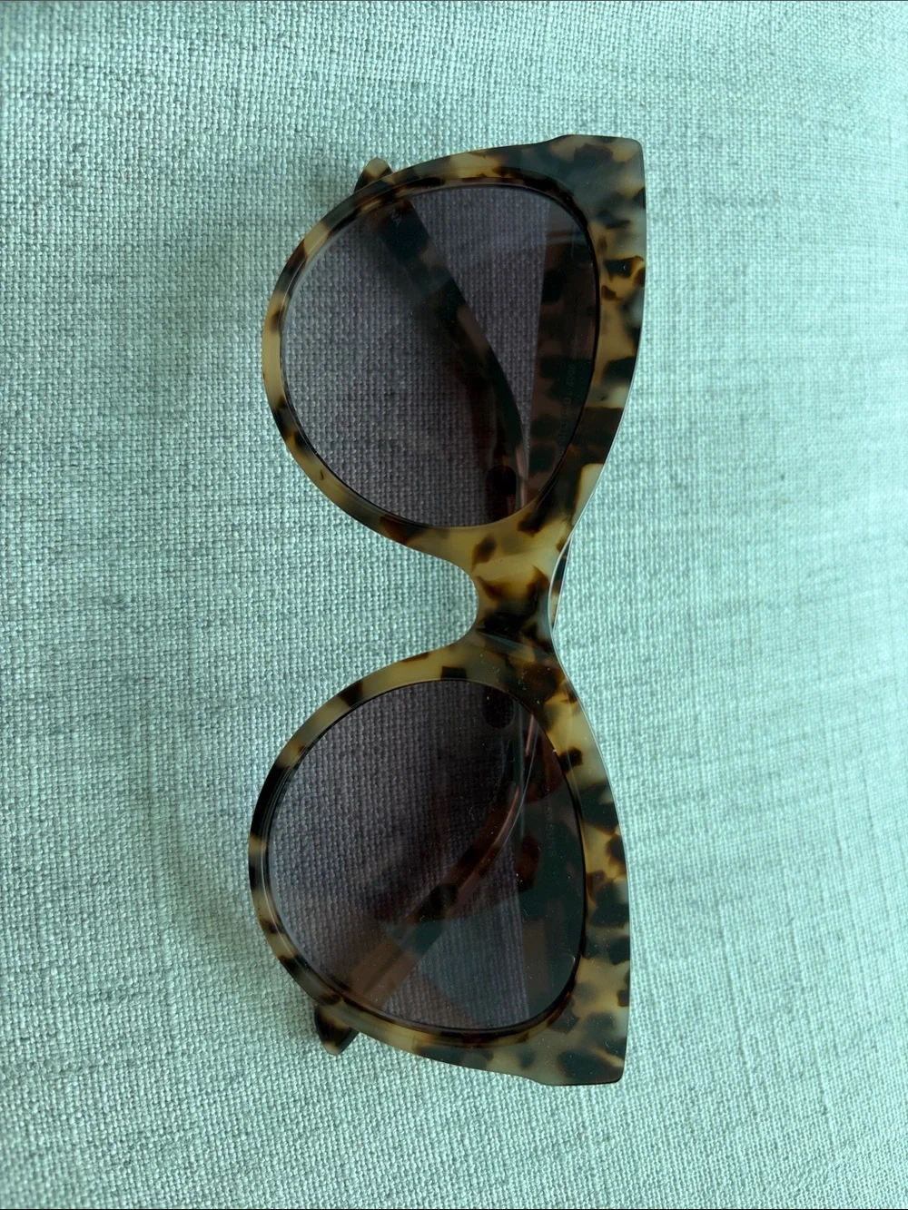 Tortoiseshell Cat-Eye Sunglasses - Brown Lenses